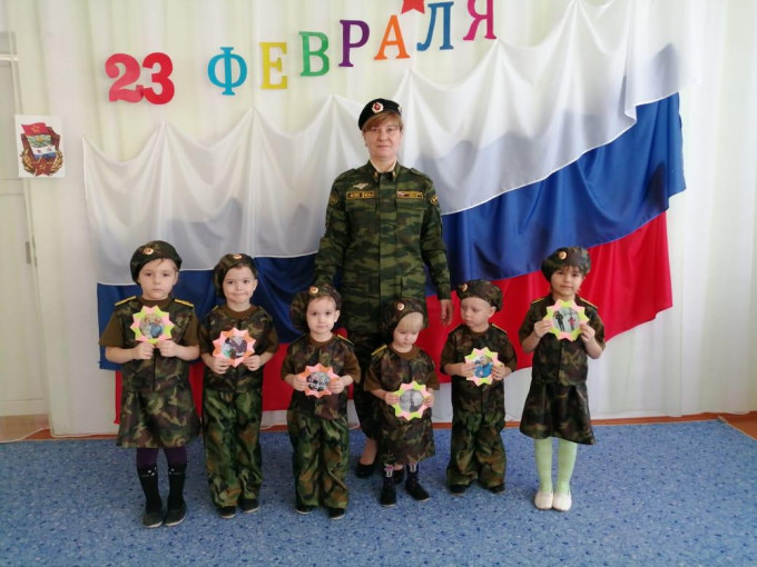 Ребята поздравили пап Ребята поздравили пап.